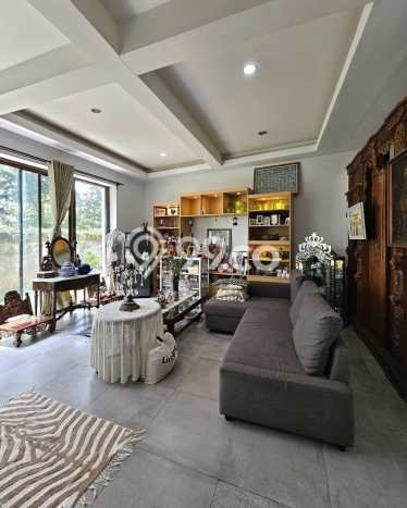 Rumah Elit Modern Tanpa Renovasi di Bintaro Tangerang Selatan Rumah Elit Modern Tanpa Renovasi di Bintaro Tangerang Selatan