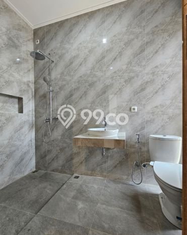 Dijual Rumah Luas Megah Dengan View Eksklusif di Graha Raya, Tangerang Selatan Dijual Rumah Luas Megah Dengan View Eksklusif di Graha Raya, Tangerang Selatan