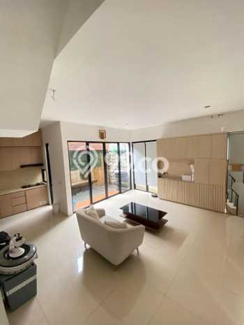 Jual Rumah Eksklusif 3 KT di Cirendeu, Jakarta Selatan Jual Rumah Eksklusif 3 KT di Cirendeu, Jakarta Selatan