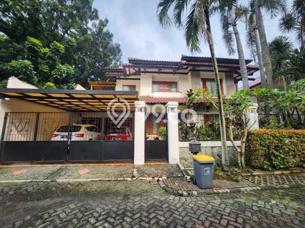 Hunian Elit LB 470m2 Siap Huni Desain Elegan di Bintaro, Tangerang Selatan Hunian Elit LB 470m2 Siap Huni Desain Elegan di Bintaro, Tangerang Selatan