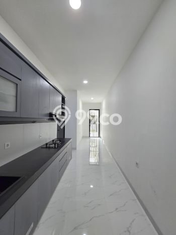 Jual Rumah Luas Elegan Dengan View Eksklusif di BSD City, Tangerang Jual Rumah Luas Elegan Dengan View Eksklusif di BSD City, Tangerang