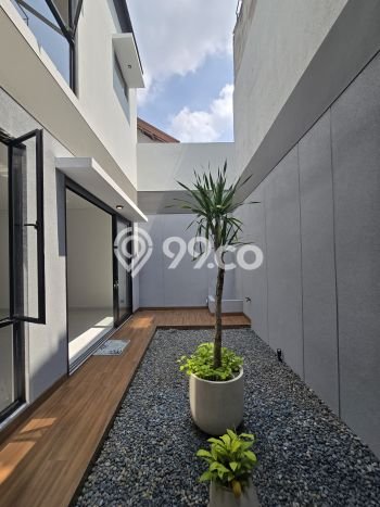 For Sale! Luxury House LT 135m2 Desain Elegan di Bintaro For Sale! Luxury House LT 135m2 Desain Elegan di Bintaro
