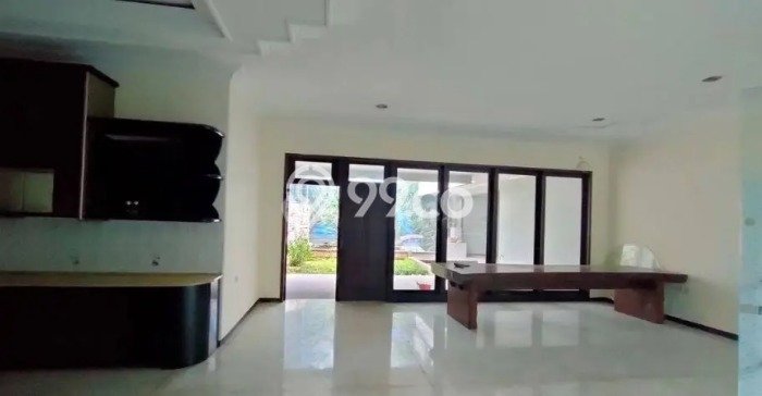 Disewakan Rumah Nyaman LT 700m2 / LB 850m2 di Surabaya Kota, Surabaya Disewakan Rumah Nyaman LT 700m2 / LB 850m2 di Surabaya Kota, Surabaya