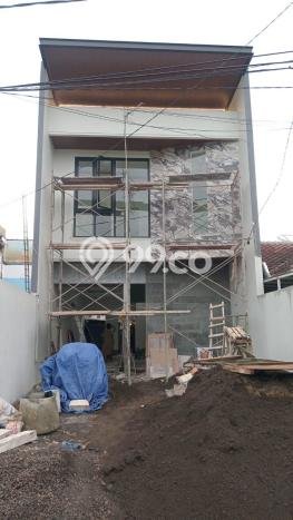 For Sale Rumah 3 Kamar Lokasi Ideal Bagus dan Strategis di Rungkut For Sale Rumah 3 Kamar Lokasi Ideal Bagus dan Strategis di Rungkut