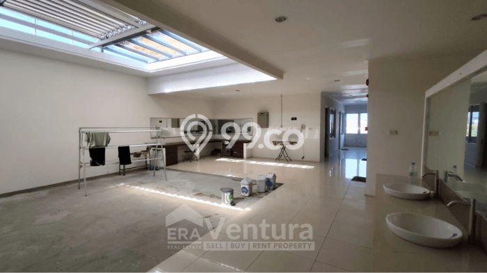 Kantor Bagus Dijual LB 1700m2 Lokasi Strategis Surabaya Area Cocok untuk Berbisnis Kantor Bagus Dijual LB 1700m2 Lokasi Strategis Surabaya Area Cocok untuk Berbisnis
