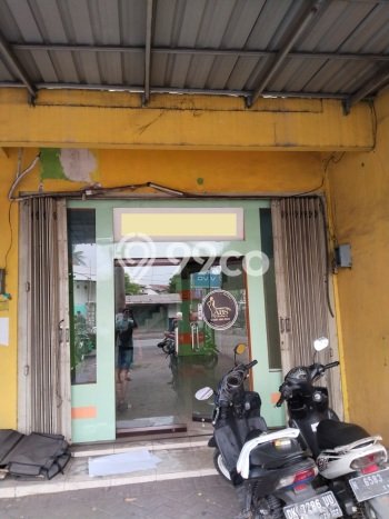 INVESTASI POTENSIAL! Ruko di Lumajang, Luas 88m2m², Kawasan Bisnis INVESTASI POTENSIAL! Ruko di Lumajang, Luas 88m2m², Kawasan Bisnis