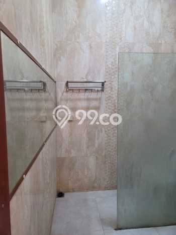 FOR RENT! Ruko di Surabaya Kota Cocok untuk Bisnis 300m2 FOR RENT! Ruko di Surabaya Kota Cocok untuk Bisnis 300m2