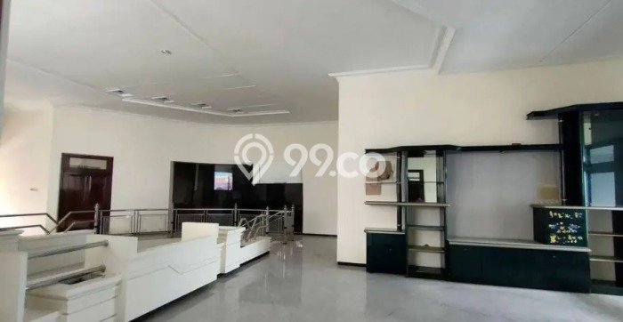 Disewakan Rumah Nyaman LT 700m2 / LB 850m2 di Surabaya Kota, Surabaya Disewakan Rumah Nyaman LT 700m2 / LB 850m2 di Surabaya Kota, Surabaya
