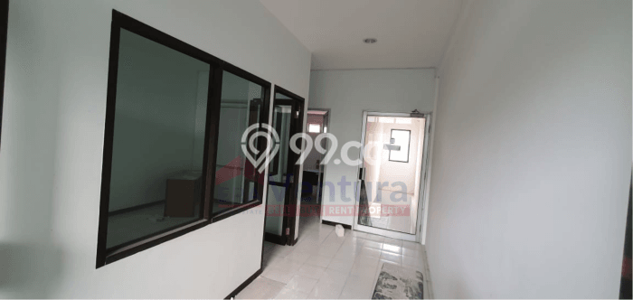 Disewakan Ruko di Kawasan Ramai Surabaya Kota Luas 182m2 Disewakan Ruko di Kawasan Ramai Surabaya Kota Luas 182m2