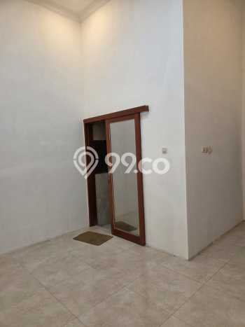 FOR RENT! Ruko di Surabaya Kota Cocok untuk Bisnis 300m2 FOR RENT! Ruko di Surabaya Kota Cocok untuk Bisnis 300m2