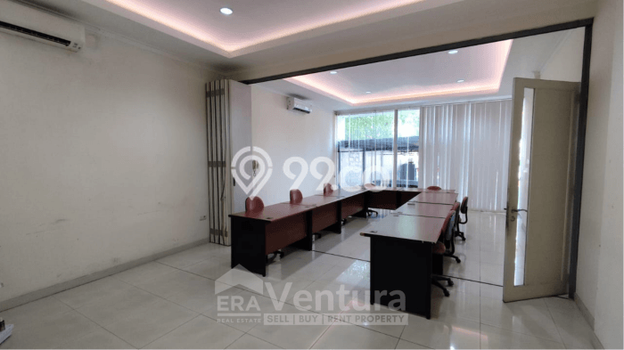 Kantor Bagus Dijual LB 1700m2 Lokasi Strategis Surabaya Area Cocok untuk Berbisnis Kantor Bagus Dijual LB 1700m2 Lokasi Strategis Surabaya Area Cocok untuk Berbisnis