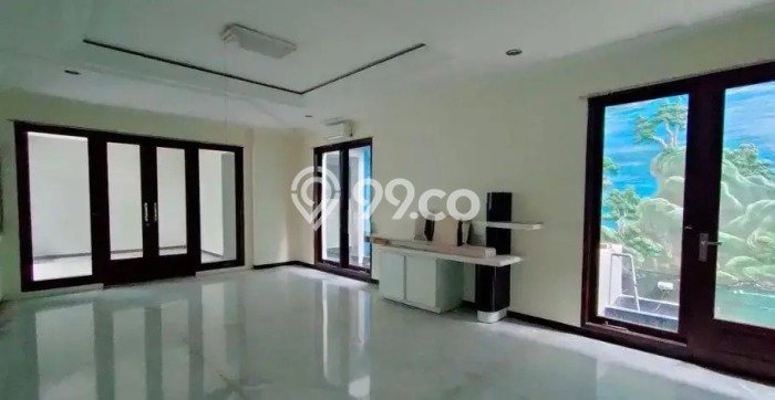 Disewakan Rumah Nyaman LT 700m2 / LB 850m2 di Surabaya Kota, Surabaya Disewakan Rumah Nyaman LT 700m2 / LB 850m2 di Surabaya Kota, Surabaya