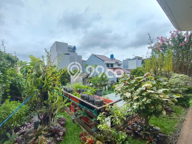 Hunian Eksklusif Dijual LT 220m2 di Kebon Jeruk, Jakarta Barat Hunian Eksklusif Dijual LT 220m2 di Kebon Jeruk, Jakarta Barat
