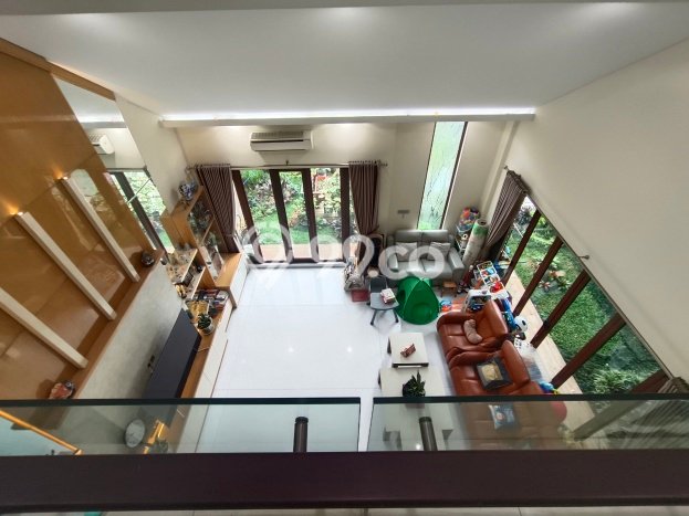Hunian Eksklusif Dijual LT 220m2 di Kebon Jeruk, Jakarta Barat Hunian Eksklusif Dijual LT 220m2 di Kebon Jeruk, Jakarta Barat