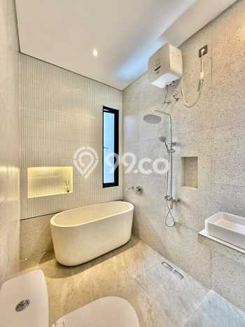 Hunian Elit LB 158m2 Siap Huni Desain Elegan di CIREUNDEU, Tangerang Hunian Elit LB 158m2 Siap Huni Desain Elegan di CIREUNDEU, Tangerang