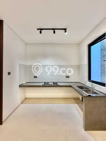 Hunian Elit LB 158m2 Siap Huni Desain Elegan di CIREUNDEU, Tangerang Hunian Elit LB 158m2 Siap Huni Desain Elegan di CIREUNDEU, Tangerang