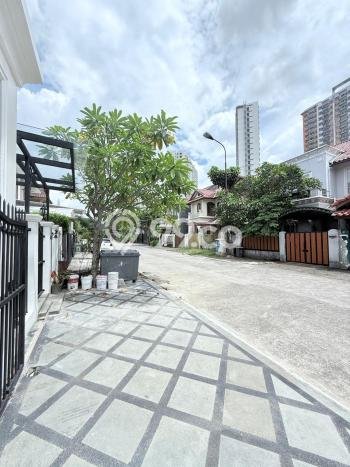 Hunian Eksklusif Dijual LT 150m2 di Cinere, Depok Hunian Eksklusif Dijual LT 150m2 di Cinere, Depok