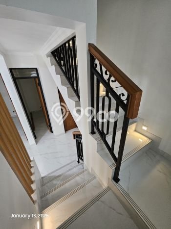 Jual Rumah Strategis Bagus Punya 4 KT di Cinere Depok SHM Jual Rumah Strategis Bagus Punya 4 KT di Cinere Depok SHM