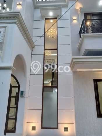 Ready to Use! Premium House LT 216m2 Desain Elegan di Pondok Kelapa Ready to Use! Premium House LT 216m2 Desain Elegan di Pondok Kelapa