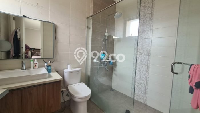 Rumah kawasan Summarecon Bekasi, Bekasi, LT 180m² Bangunan 200m² Rumah kawasan Summarecon Bekasi, Bekasi, LT 180m² Bangunan 200m²