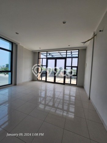 FOR RENT! Ruko di Summarecon Bekasi Cocok untuk Bisnis 181m2 FOR RENT! Ruko di Summarecon Bekasi Cocok untuk Bisnis 181m2