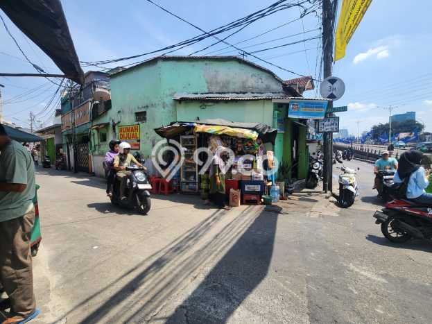 Rumah Mewah Siap Huni LT 197m2 di Palmerah, Jakarta Barat Rumah Mewah Siap Huni LT 197m2 di Palmerah, Jakarta Barat