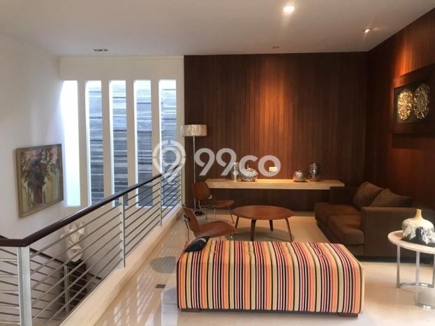 Rumah Elit Modern Siap Huni di Citraland Surabaya Rumah Elit Modern Siap Huni di Citraland Surabaya