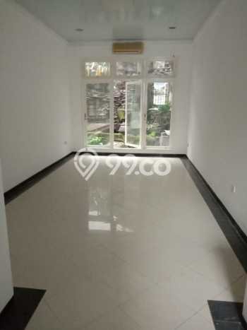 Rumah Elit Modern Tanpa Renovasi di Mulyosari Surabaya Rumah Elit Modern Tanpa Renovasi di Mulyosari Surabaya