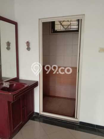Rumah Elit Modern Tanpa Renovasi di Mulyosari Surabaya Rumah Elit Modern Tanpa Renovasi di Mulyosari Surabaya