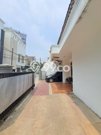 Rumah Elit Modern Tanpa Renovasi di Setiabudi Jakarta Selatan Rumah Elit Modern Tanpa Renovasi di Setiabudi Jakarta Selatan