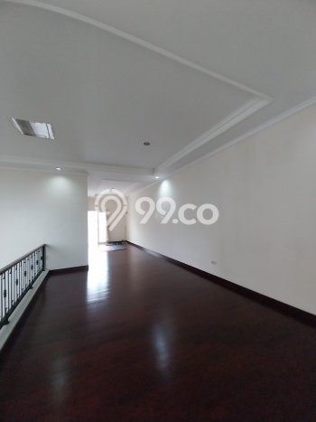 Ready to Use! Luxury House LT 168m2 Desain Modern di Pejaten Ready to Use! Luxury House LT 168m2 Desain Modern di Pejaten