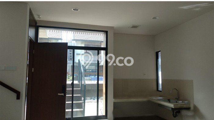 Jual Rumah Mewah Megah Dengan View Cantik di BSD City, Tangerang Jual Rumah Mewah Megah Dengan View Cantik di BSD City, Tangerang