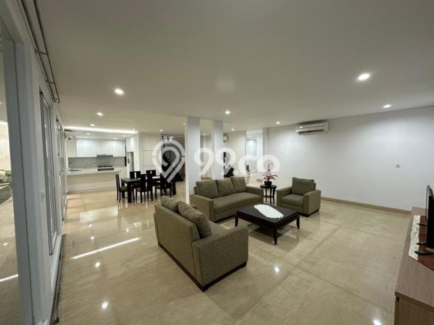 Sewa Rumah Nyaman di Kuningan LT 400m2 / LB 600m2 Siap Huni Sewa Rumah Nyaman di Kuningan LT 400m2 / LB 600m2 Siap Huni