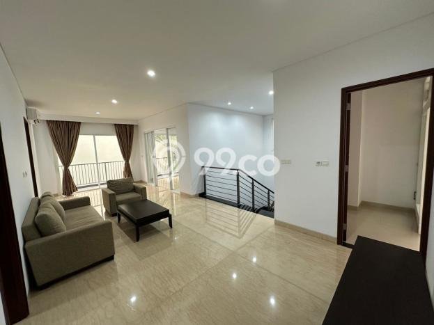 Sewa Rumah Nyaman di Kuningan LT 400m2 / LB 600m2 Siap Huni Sewa Rumah Nyaman di Kuningan LT 400m2 / LB 600m2 Siap Huni