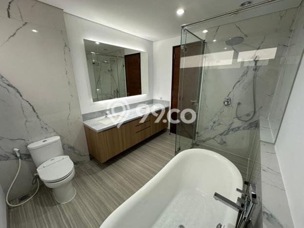 Sewa Rumah Nyaman di Kuningan LT 400m2 / LB 600m2 Siap Huni Sewa Rumah Nyaman di Kuningan LT 400m2 / LB 600m2 Siap Huni