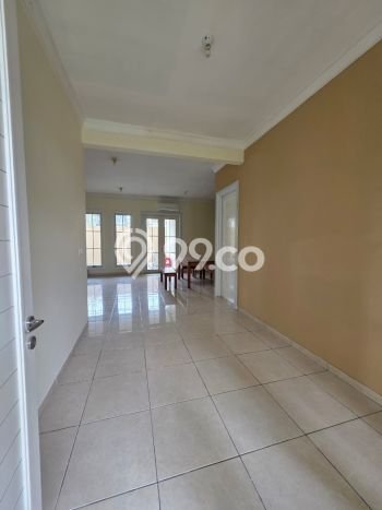 BEST CHOICE! Rumah di , LT 180m2m² LB 151m2m² BEST CHOICE! Rumah di , LT 180m2m² LB 151m2m²