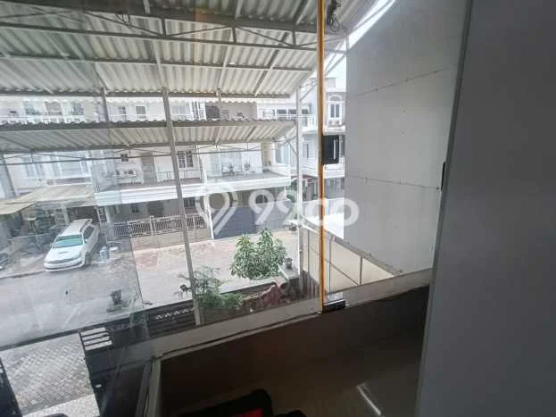 Siap Huni Rumah Mewah 5 Kamar di Cengkareng Dekat ke Mana Saja Siap Huni Rumah Mewah 5 Kamar di Cengkareng Dekat ke Mana Saja