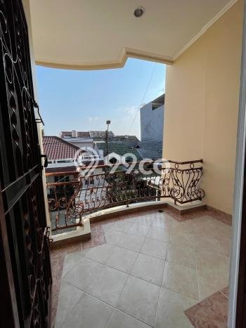 Rumah Mewah LB 120m2 Siap Pakai Desain Elegan di Pegadungan, Jakarta Barat Rumah Mewah LB 120m2 Siap Pakai Desain Elegan di Pegadungan, Jakarta Barat