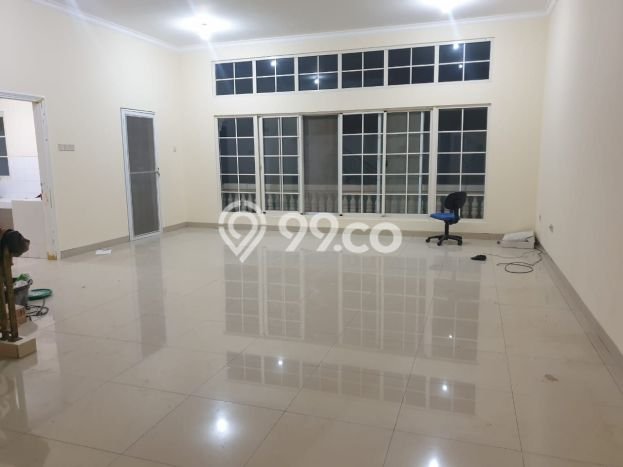 Rumah Asri area , 4 KM, Lingkungan Tenang, LT 230m2m² Bangunan 400m2m² Rumah Asri area , 4 KM, Lingkungan Tenang, LT 230m2m² Bangunan 400m2m²