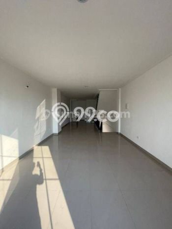 LOKASI PREMIUM! Ruko Kawasan , Luas 202m2m², Jalan Utama LOKASI PREMIUM! Ruko Kawasan , Luas 202m2m², Jalan Utama