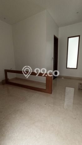 Rumah Mewah LB 200m2 Siap Pakai Desain Elegan di Pantai Indah Kapuk, Jakarta Utara Rumah Mewah LB 200m2 Siap Pakai Desain Elegan di Pantai Indah Kapuk, Jakarta Utara