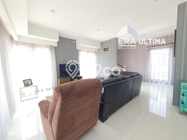 Rumah Kualitas Premium LT 363m² Akses Dekat di Jantung Kota Setra Duta, Bandung Rumah Kualitas Premium LT 363m² Akses Dekat di Jantung Kota Setra Duta, Bandung