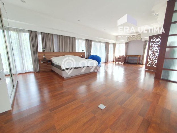 Rumah Kualitas Premium LT 363m² Akses Dekat di Jantung Kota Setra Duta, Bandung Rumah Kualitas Premium LT 363m² Akses Dekat di Jantung Kota Setra Duta, Bandung