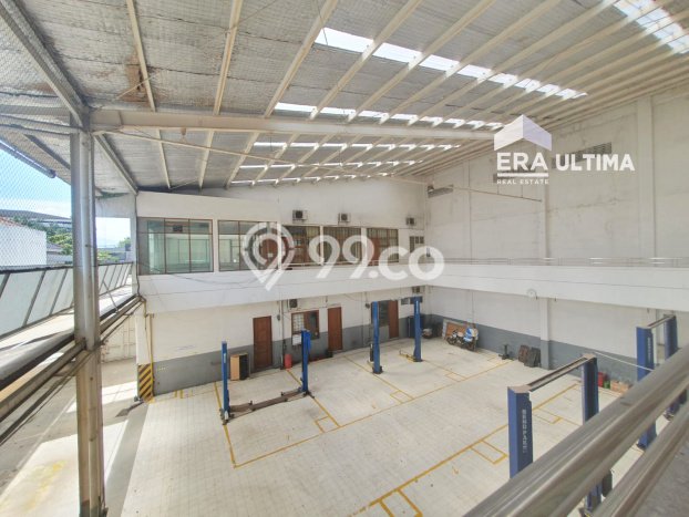 LOKASI PREMIUM! Gudang di Soekarno Hatta, Luas 1950m², Area Bisnis LOKASI PREMIUM! Gudang di Soekarno Hatta, Luas 1950m², Area Bisnis