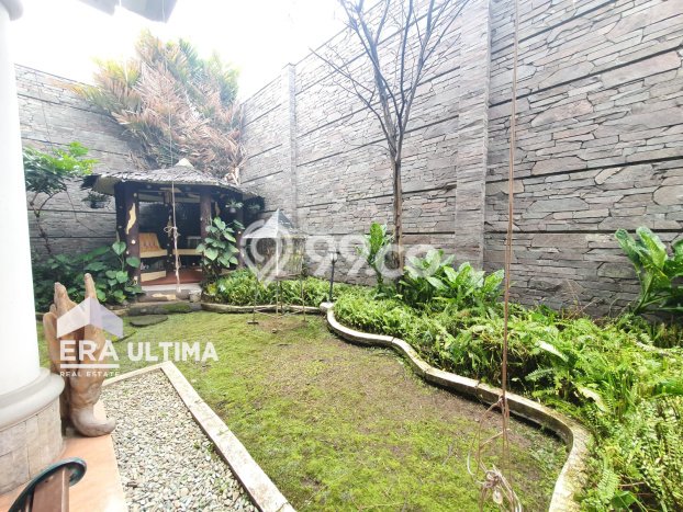 Rumah Lokasi Strategis di Batununggal, Bandung, LT 400m² LB 350m² Rumah Lokasi Strategis di Batununggal, Bandung, LT 400m² LB 350m²