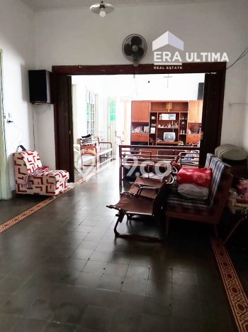 Ready to Use! Premium House LT 512m2 Desain Modern di Gatot Subroto Ready to Use! Premium House LT 512m2 Desain Modern di Gatot Subroto