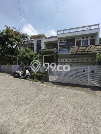 Rumah Mewah LB 400m2 Siap Pakai Desain Elegan di Cigadung, Bandung Rumah Mewah LB 400m2 Siap Pakai Desain Elegan di Cigadung, Bandung