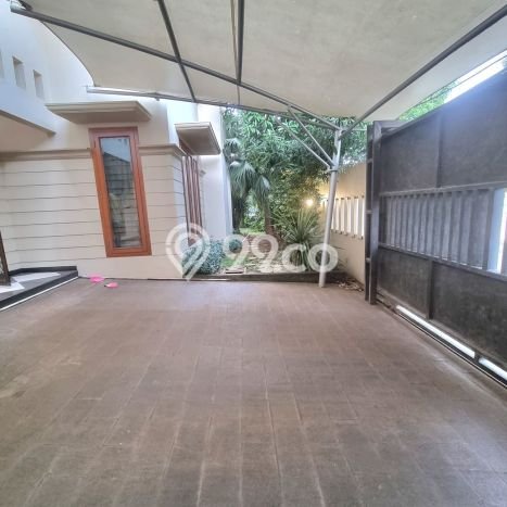 Rumah Mewah LB 600m2 Siap Huni Desain Elegan di Citra Garden, Jakarta Barat Rumah Mewah LB 600m2 Siap Huni Desain Elegan di Citra Garden, Jakarta Barat