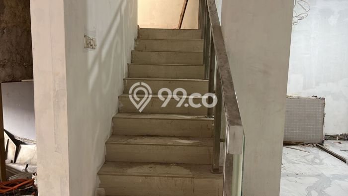 Hunian Mewah LB 400m2 Siap Pakai Desain Elegan di Daan Mogot, Jakarta Barat Hunian Mewah LB 400m2 Siap Pakai Desain Elegan di Daan Mogot, Jakarta Barat