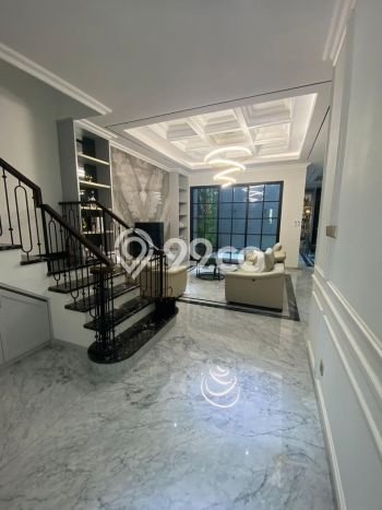 Ready to Use! Luxury House LT 192m2 Desain Elegan di Pantai Indah Kapuk Ready to Use! Luxury House LT 192m2 Desain Elegan di Pantai Indah Kapuk